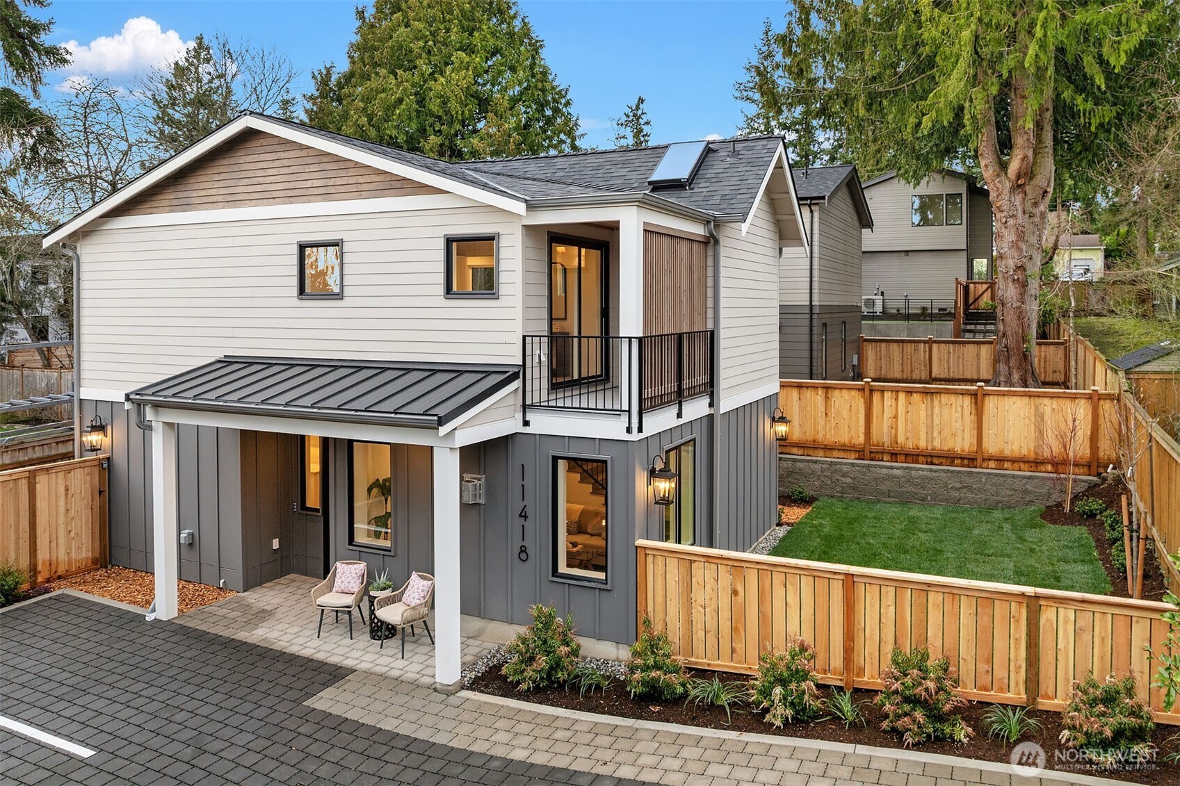 11418 NE 90th Street , Kirkland, WA 98033