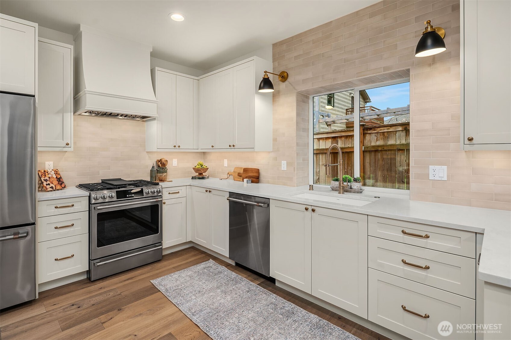 11418 NE 90th Street , Kirkland, WA 98033