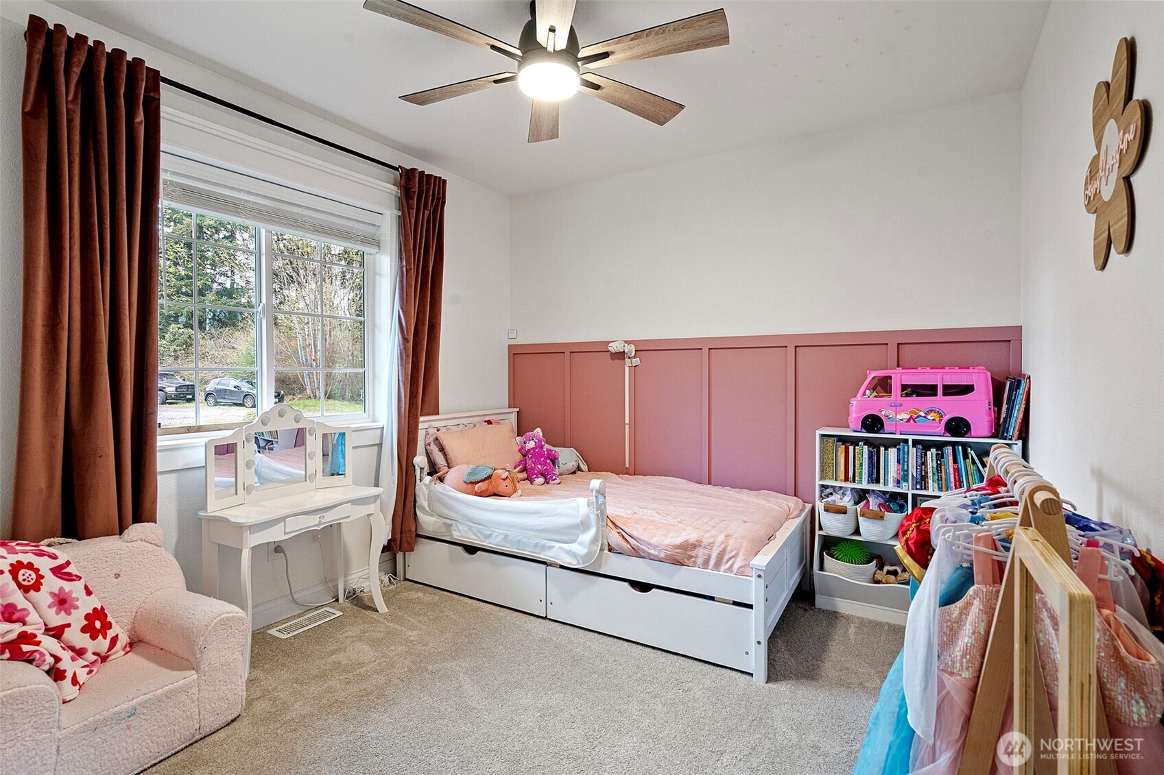 17511 Scenic Shores Court SE, Yelm, WA 98597