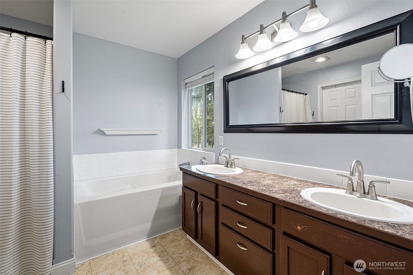 17511 Scenic Shores Court SE, Yelm, WA 98597