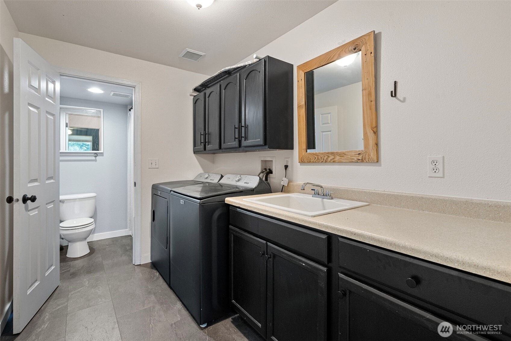 17511 Scenic Shores Court SE, Yelm, WA 98597