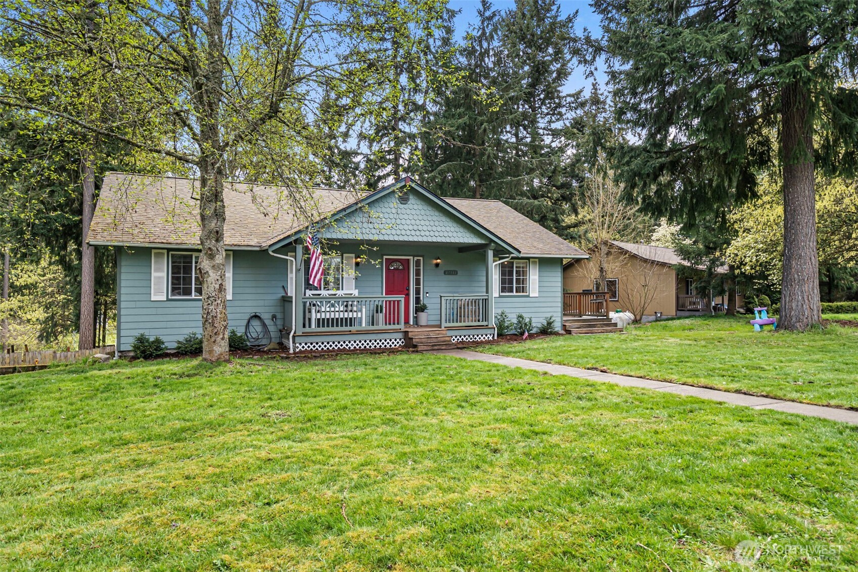 17511 Scenic Shores Court SE, Yelm, WA 98597