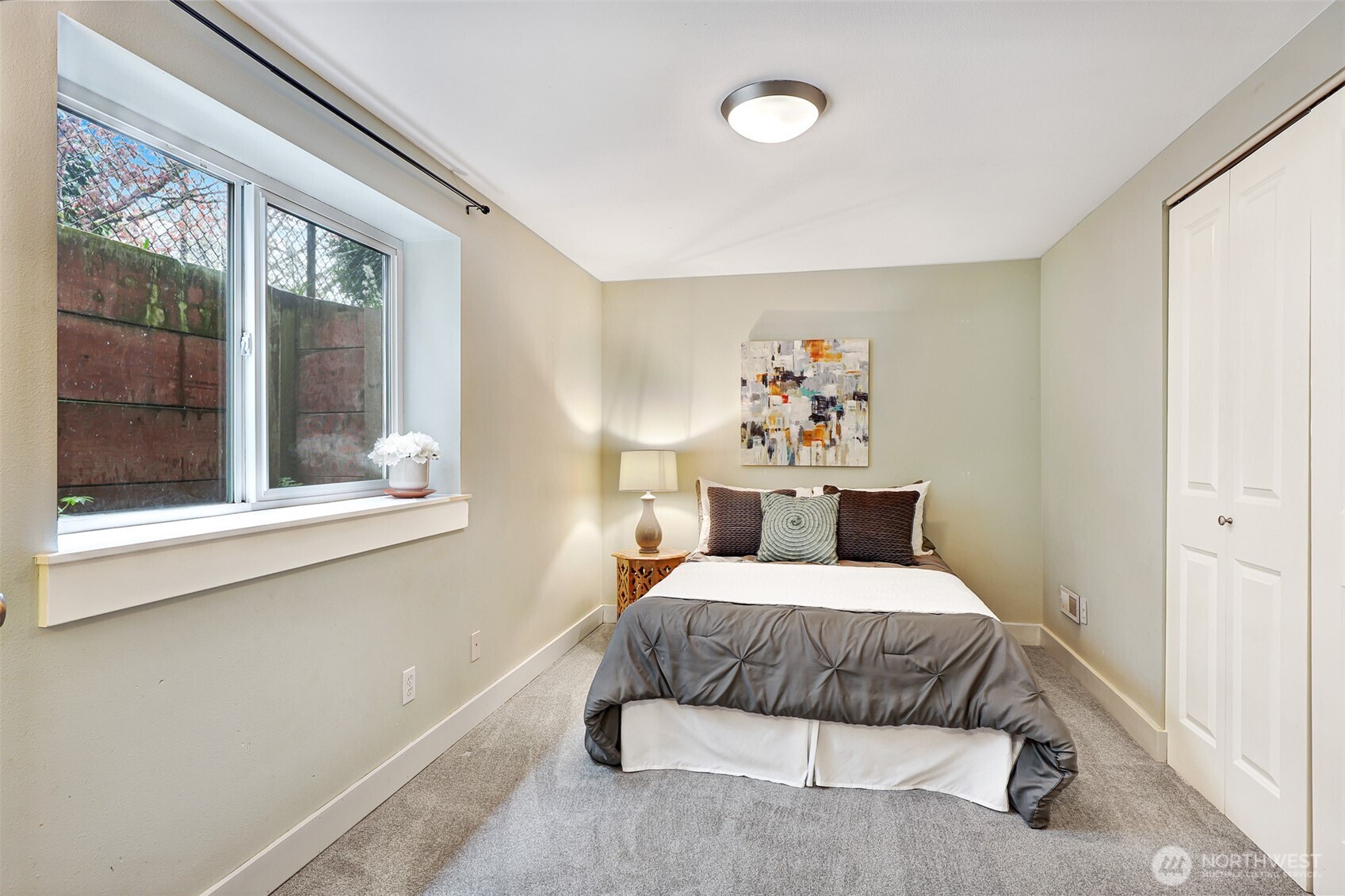 7049 Ravenna Avenue NE #B, Seattle, WA 98115