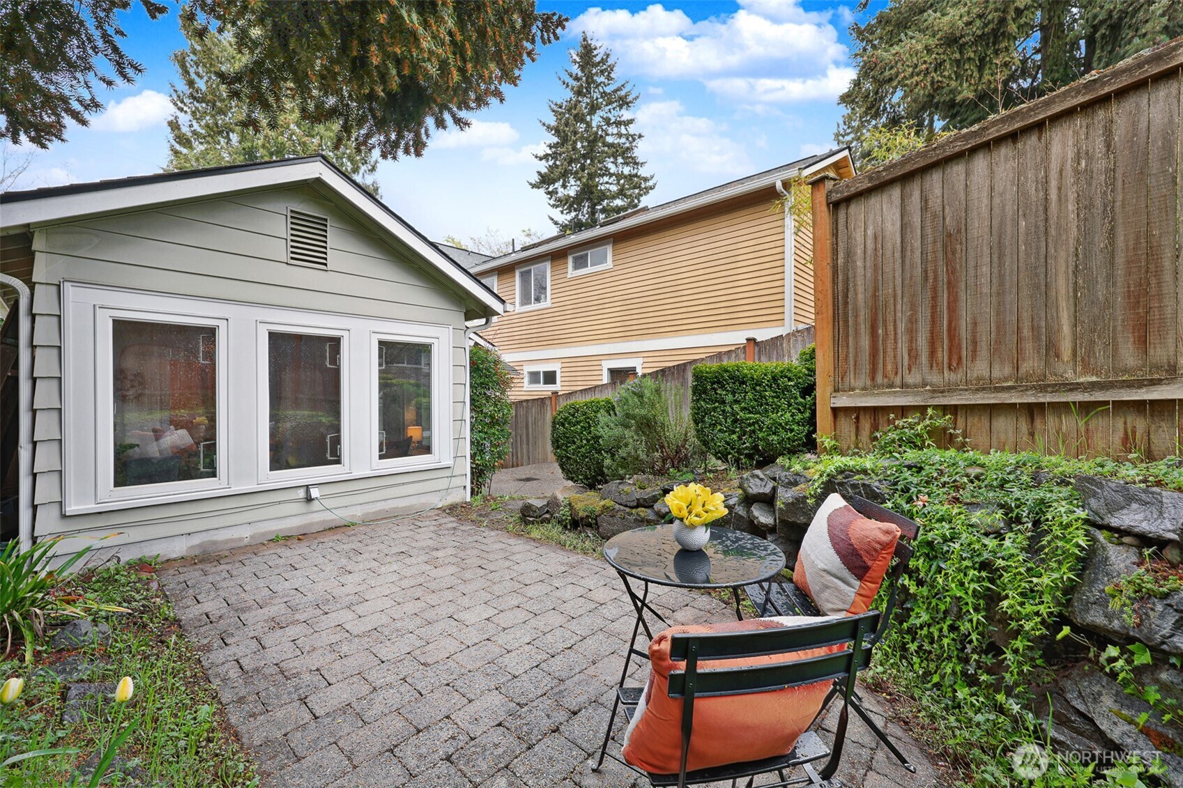 7049 Ravenna Avenue NE #B, Seattle, WA 98115