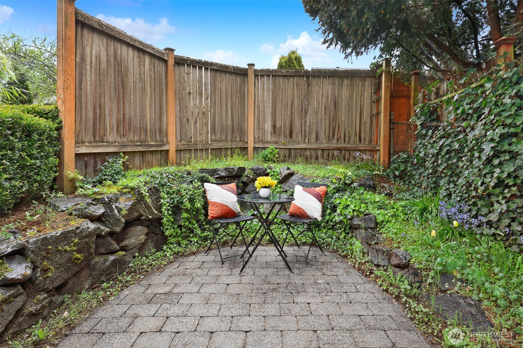 7049 Ravenna Avenue NE #B, Seattle, WA 98115