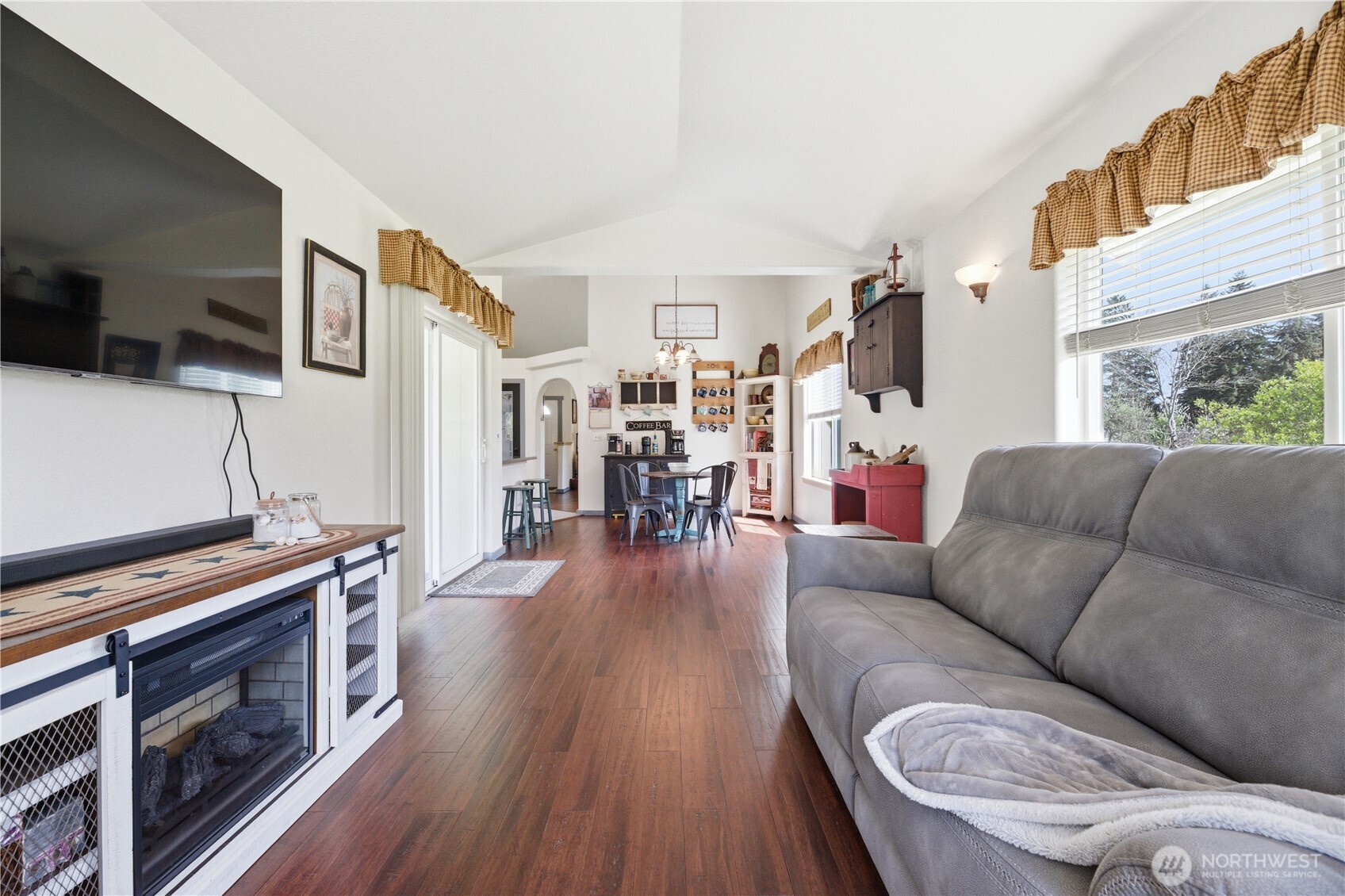9227 176th Avenue SW, Rochester, WA 98579