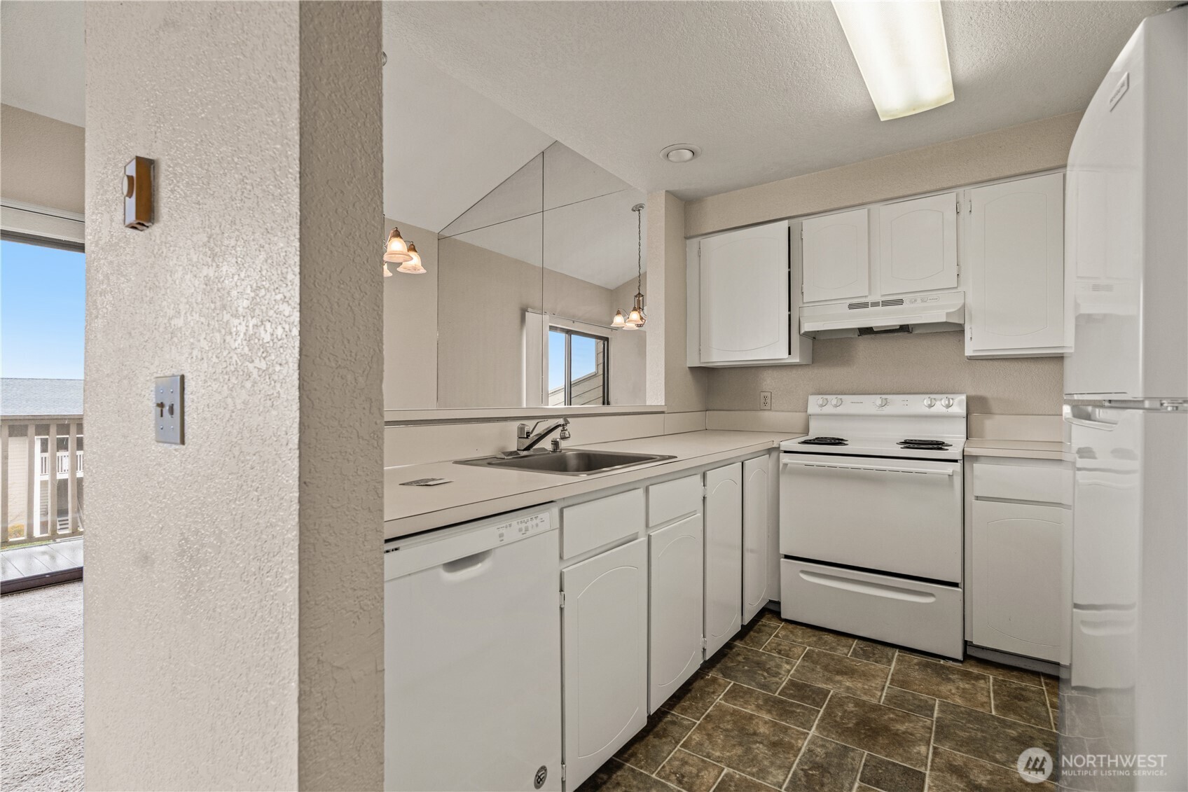 1319 S Puget Drive #D-35, Renton, WA 98055