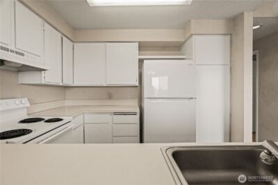 1319 S Puget Drive #D-35, Renton, WA 98055 - Photo 9