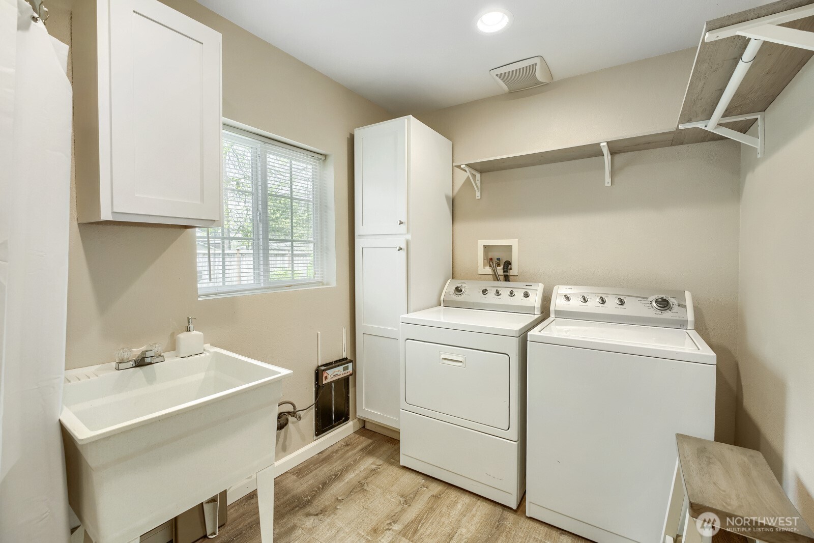 21650 SE 267th Street , Maple Valley, WA 98038-6110