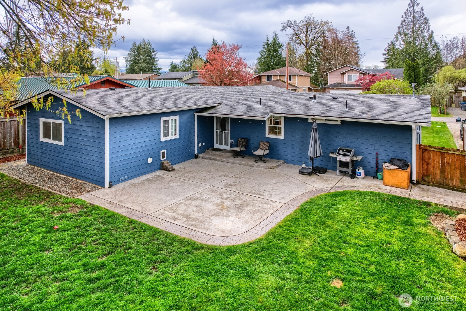 21650 SE 267th Street , Maple Valley, WA 98038-6110