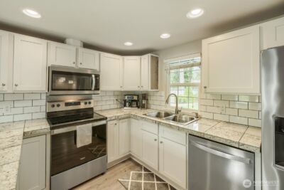 21650 SE 267th Street , Maple Valley, WA 98038-6110 - Photo 9
