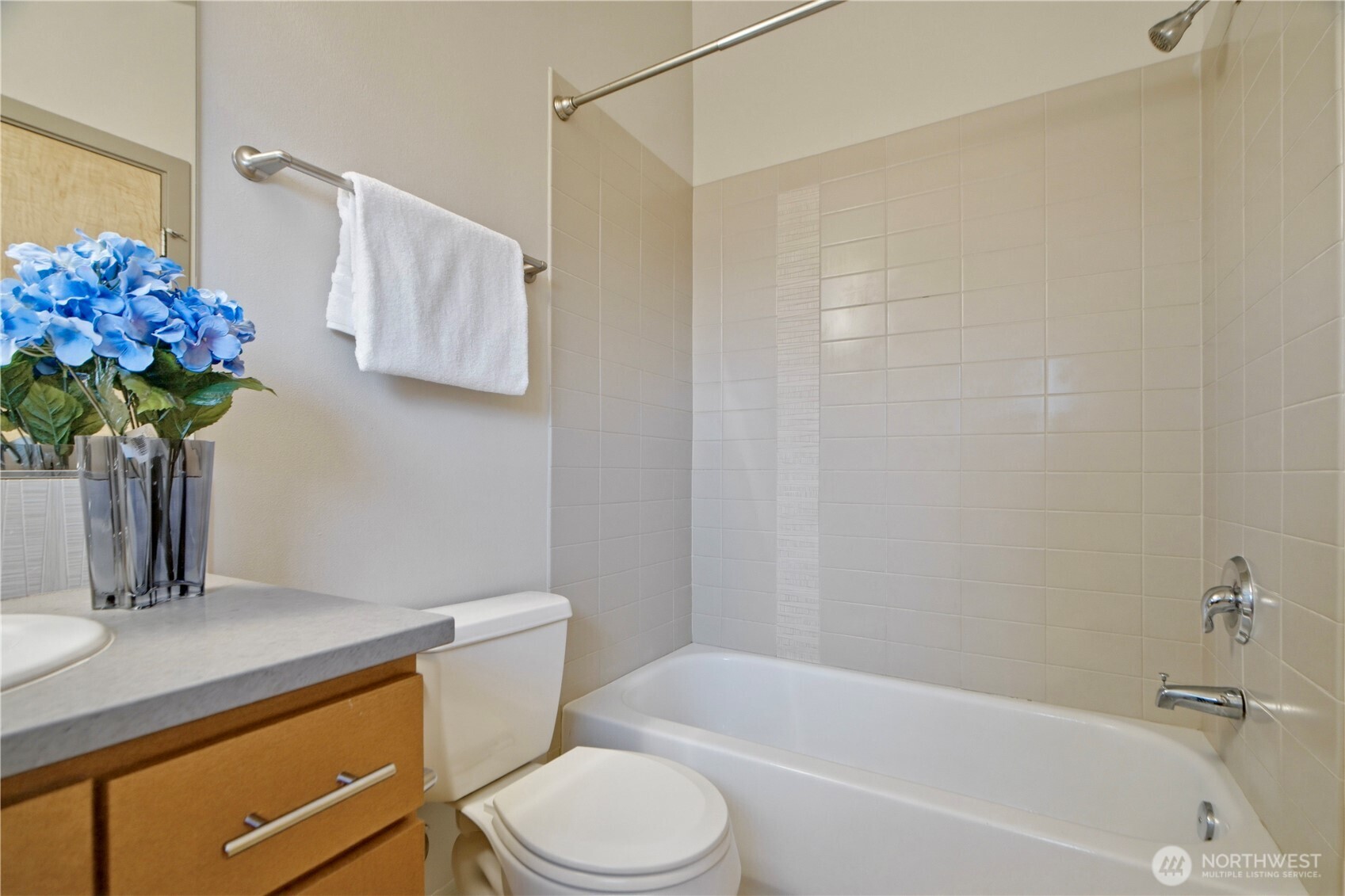 925 N 85th Street #B, Seattle, WA 98103