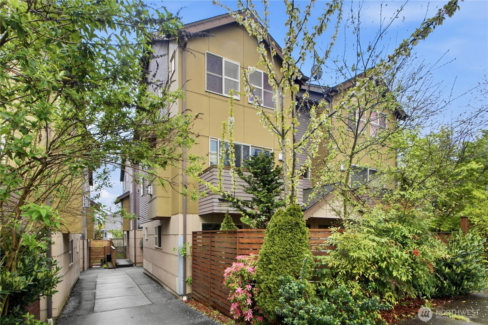 925 N 85th Street #B, Seattle, WA 98103