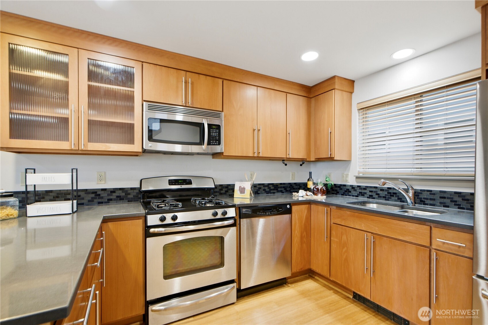 925 N 85th Street #B, Seattle, WA 98103