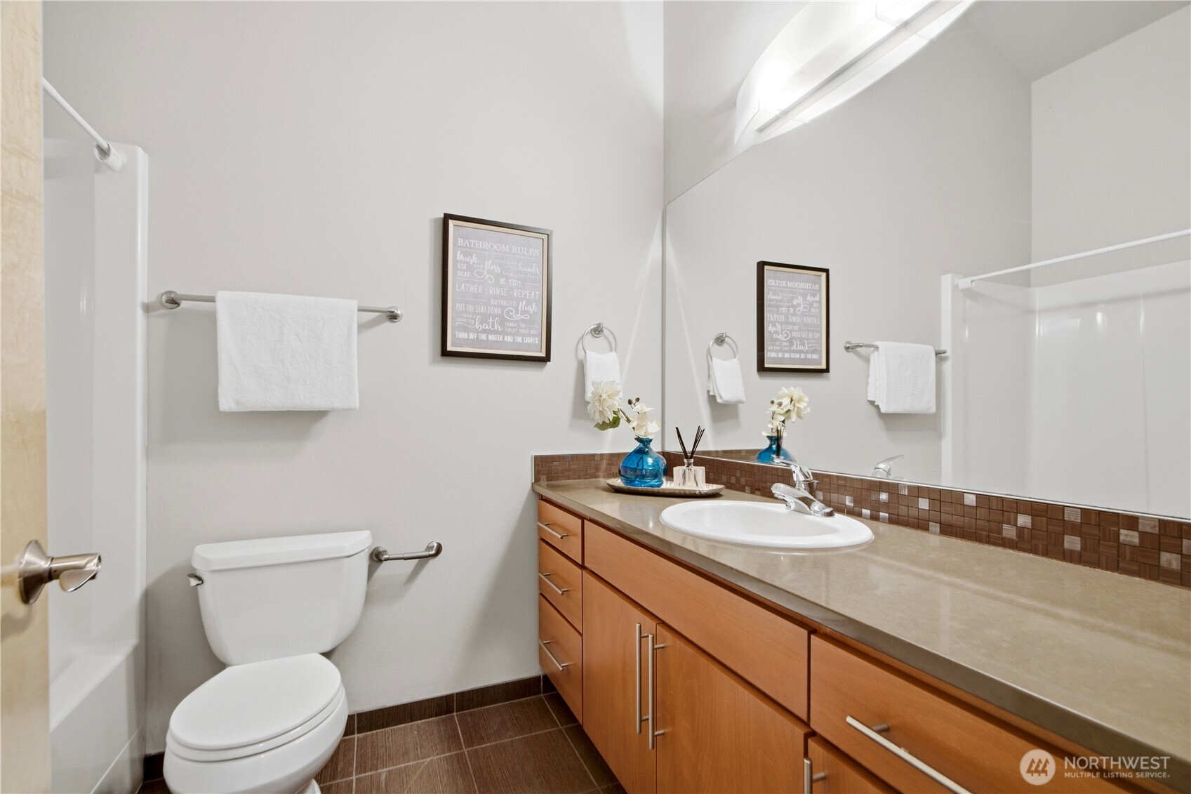 925 N 85th Street #B, Seattle, WA 98103
