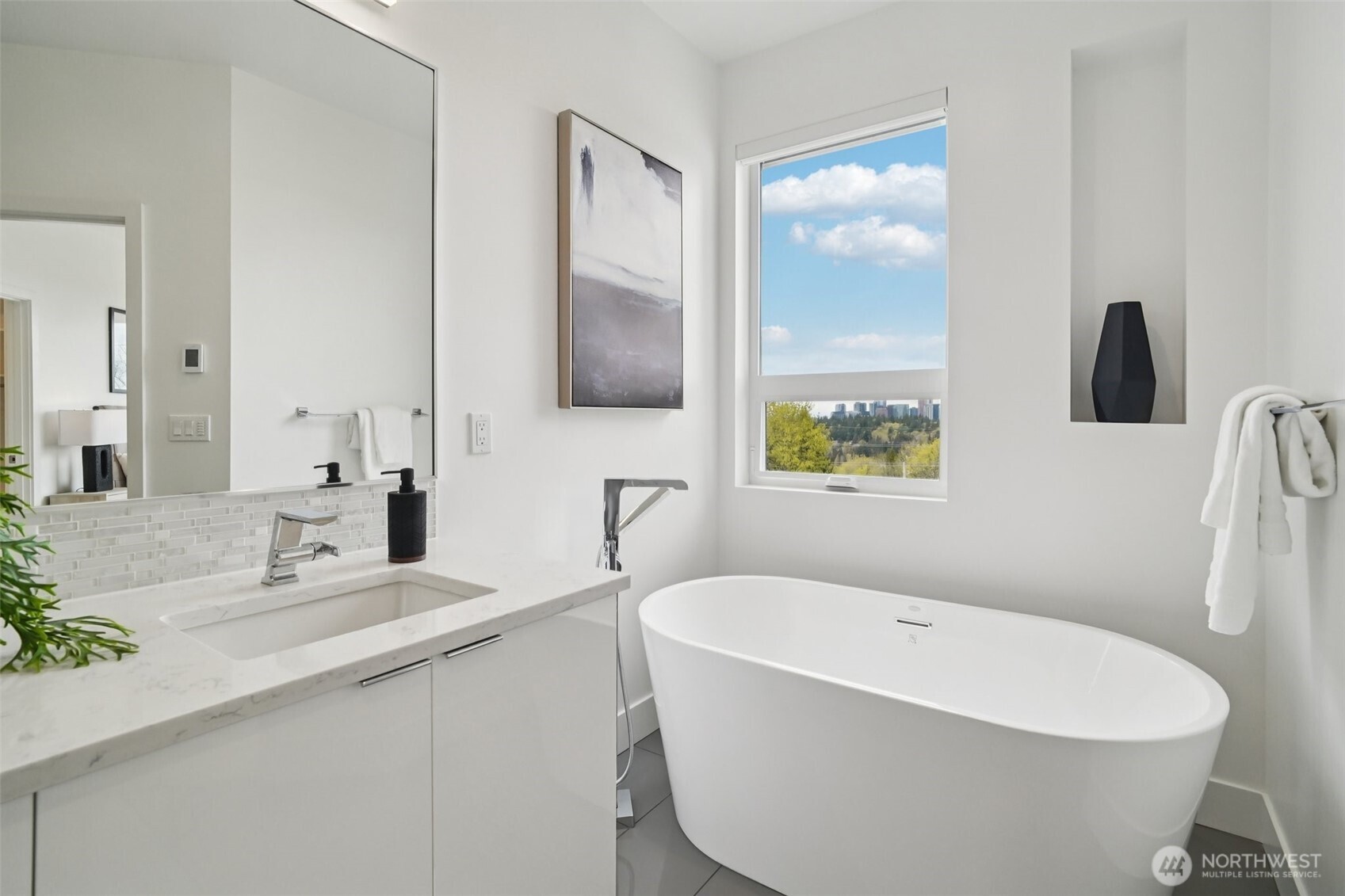 13643 SE 10th Street SE, Bellevue, WA 98005