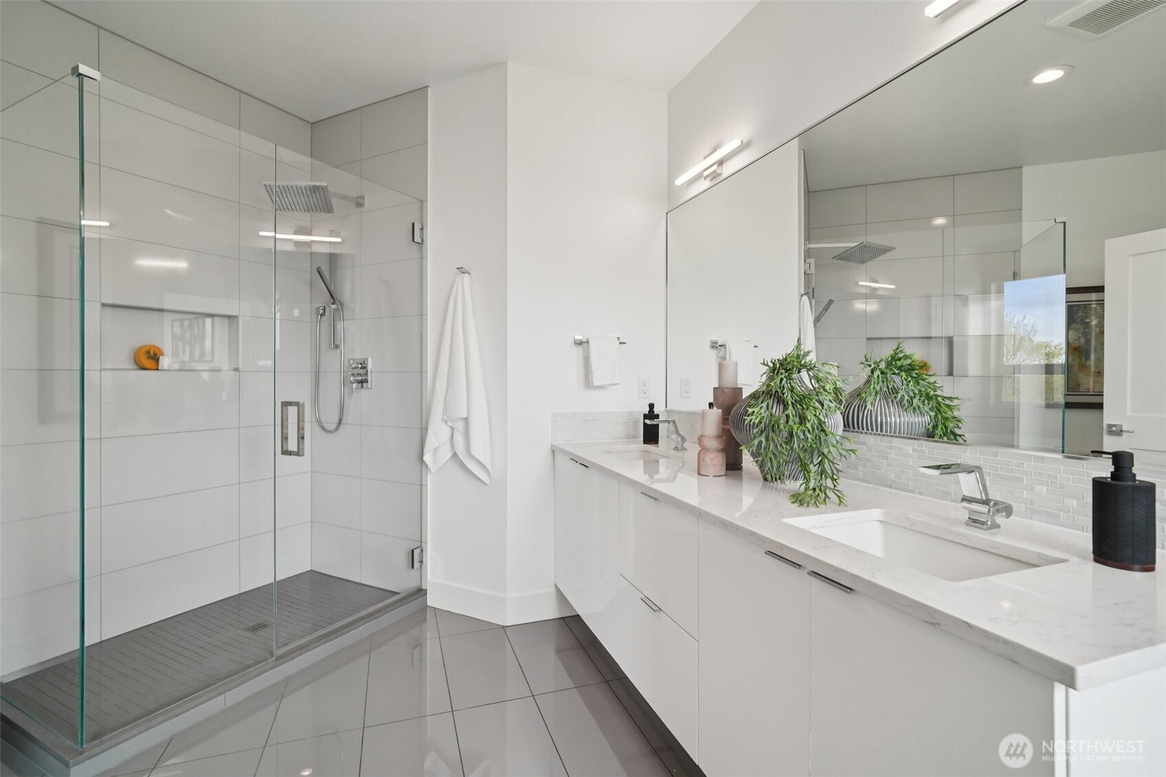 13643 SE 10th Street SE, Bellevue, WA 98005