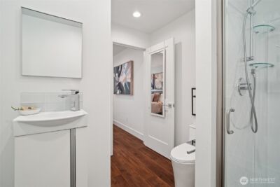 13643 SE 10th Street SE, Bellevue, WA 98005 - Photo 31