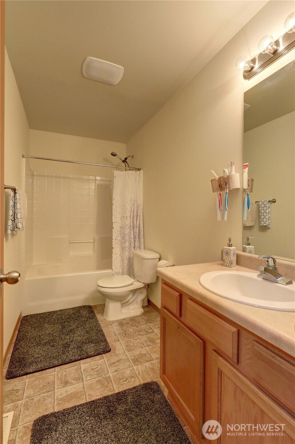 29704 SE 217th pl se , Kent, WA 98042