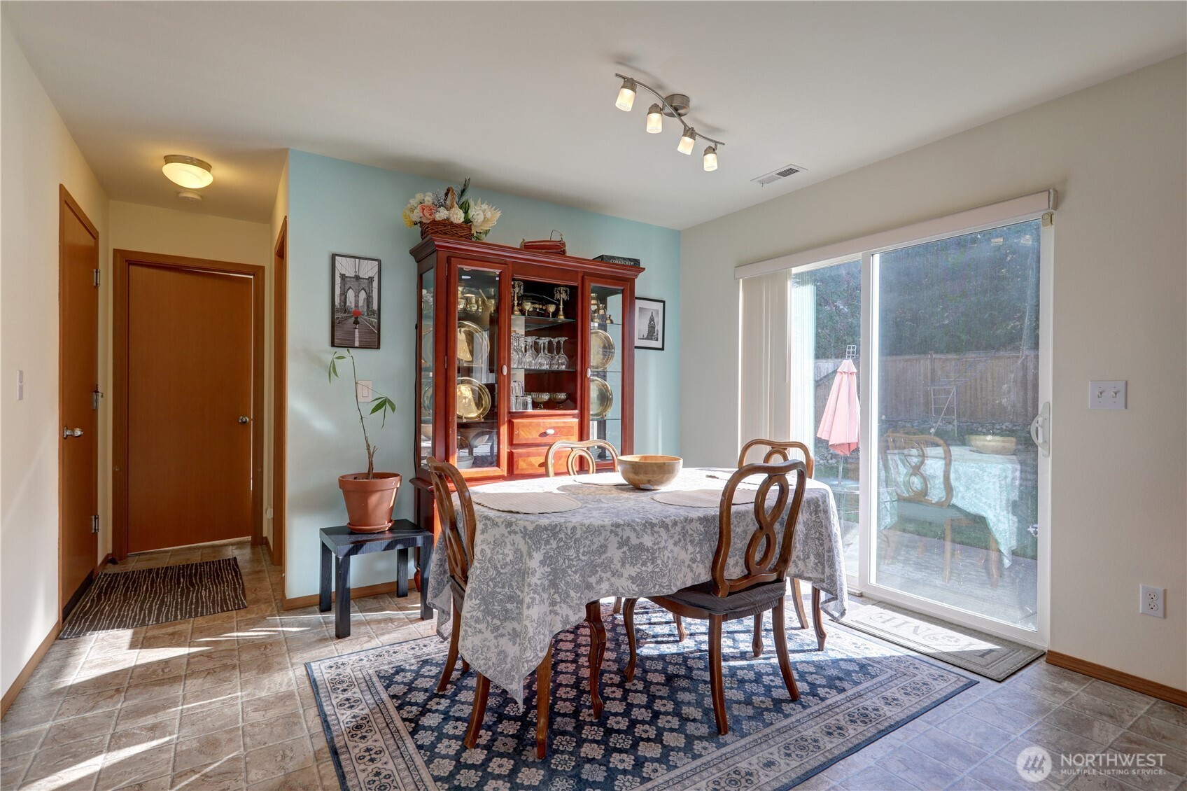 29704 SE 217th pl se , Kent, WA 98042
