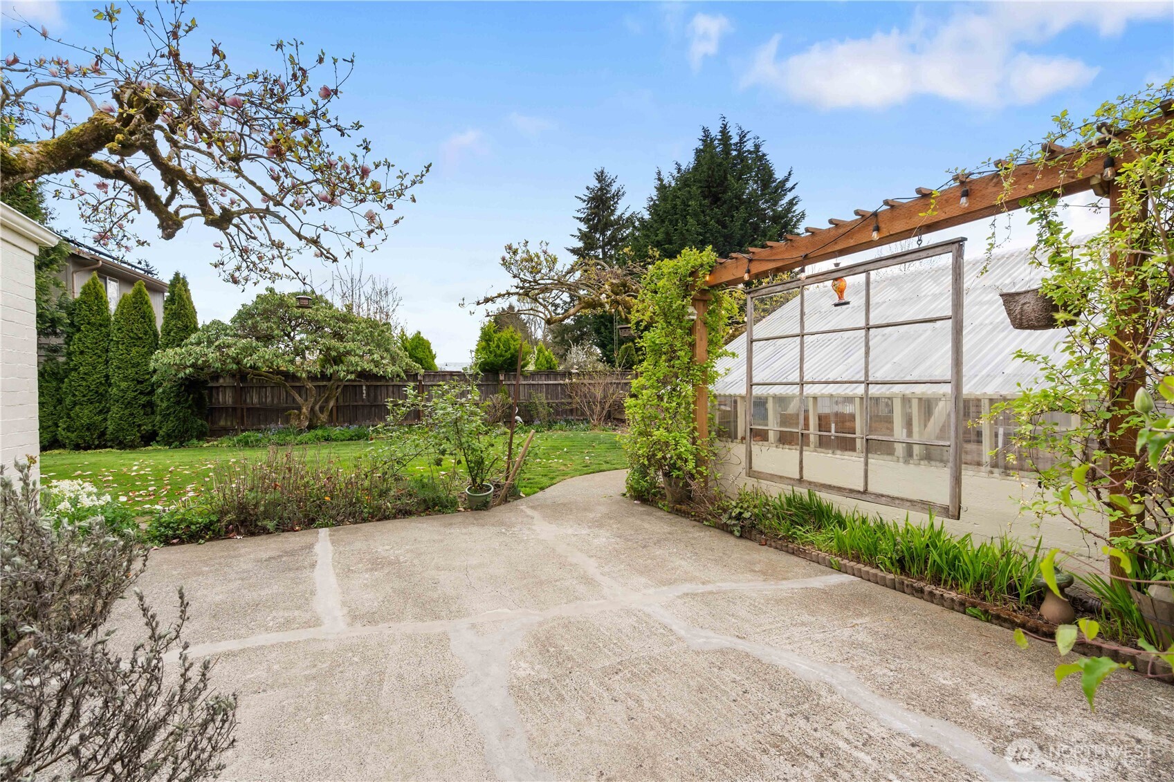 2036 Tacoma Road , Puyallup, WA 98371