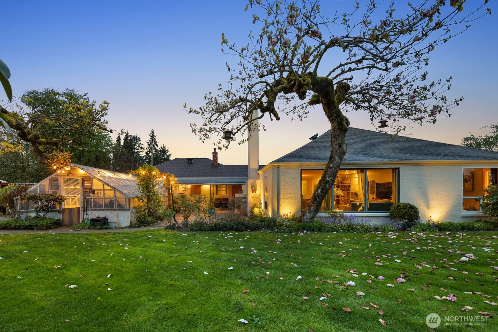 2036 Tacoma Road , Puyallup, WA 98371