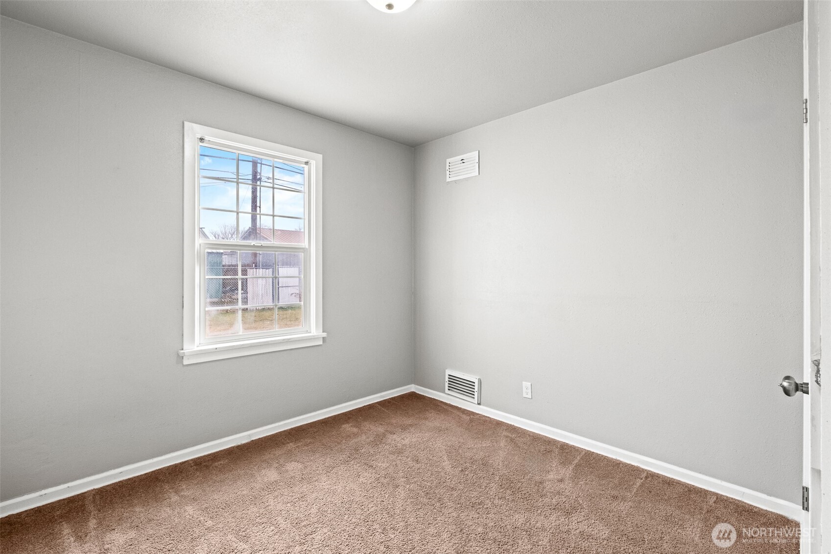 112 E Street NE, Ephrata, WA 98823
