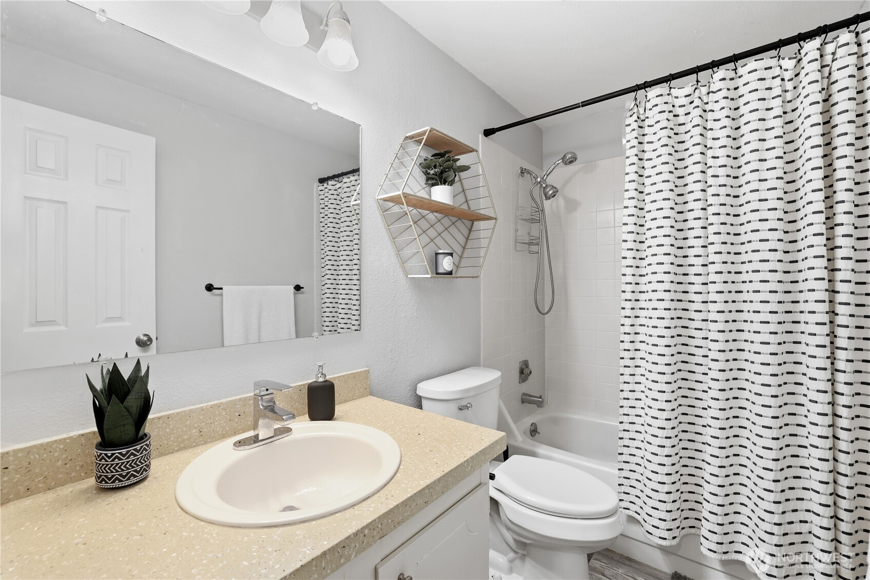 1812 SW 318th Place #28D, Federal Way, WA 98023