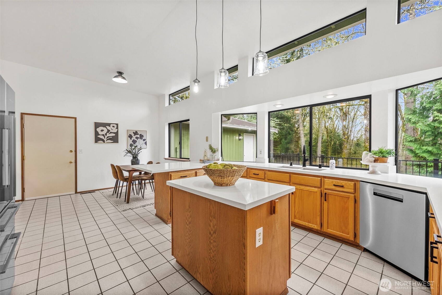 23939 SE 186th Street , Maple Valley, WA 98038