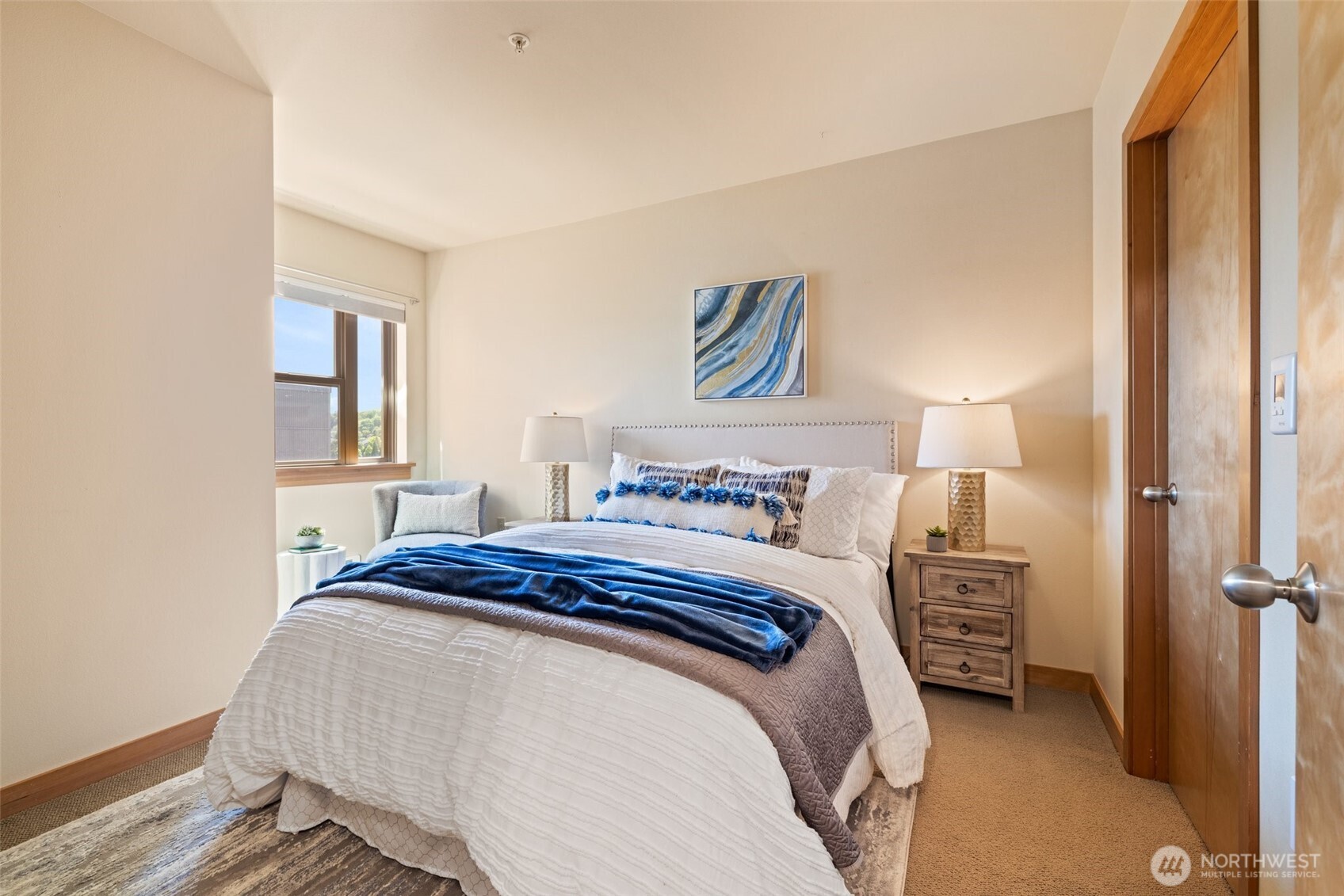 827 Hiawatha Place S #515, Seattle, WA 98144