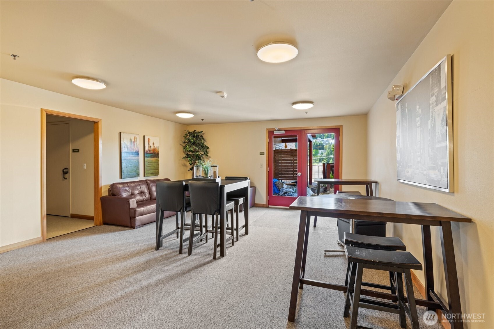 827 Hiawatha Place S #515, Seattle, WA 98144