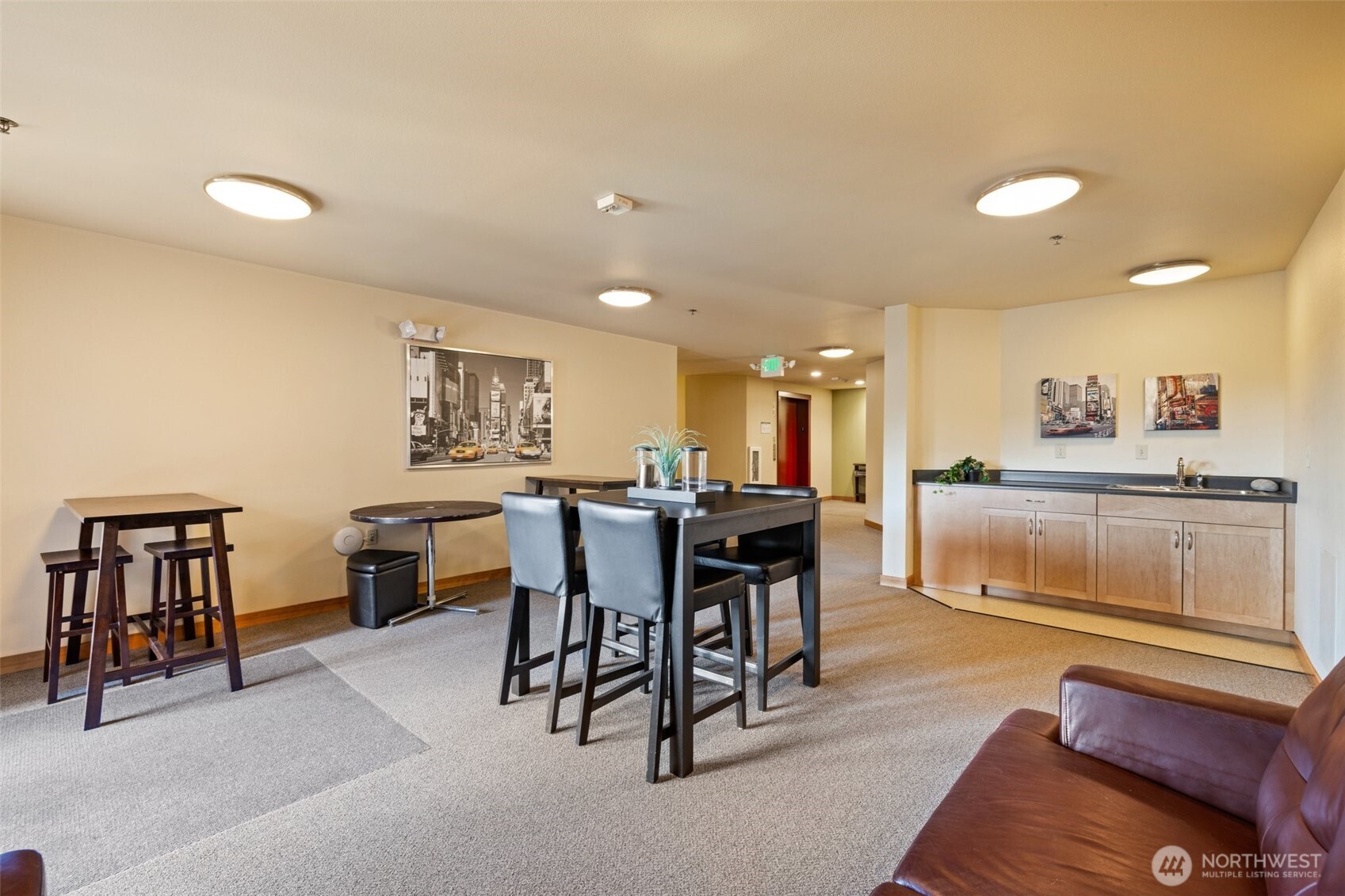 827 Hiawatha Place S #515, Seattle, WA 98144