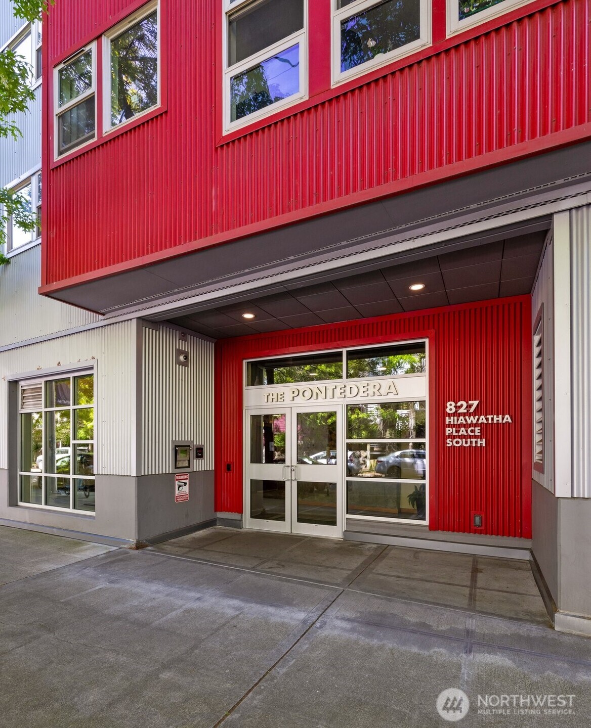827 Hiawatha Place S #515, Seattle, WA 98144