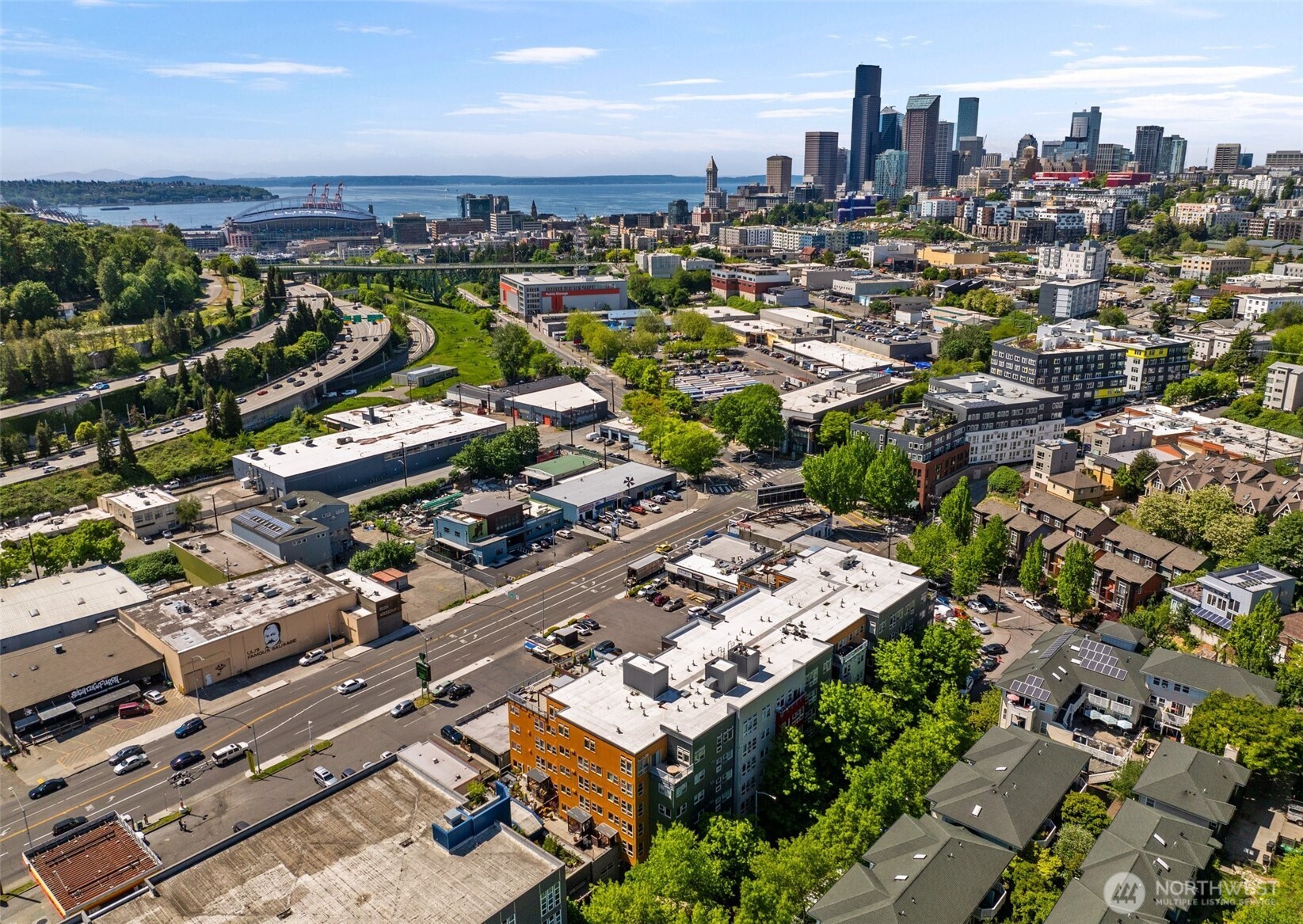 827 Hiawatha Place S #515, Seattle, WA 98144
