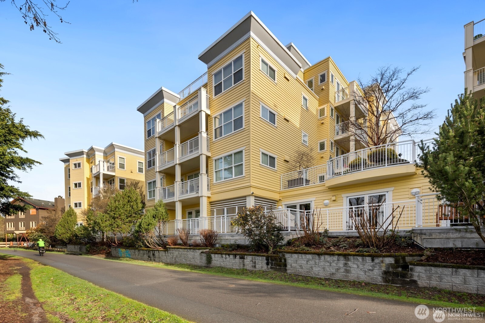2901 NE Blakeley Street #104, Seattle, WA 98105-3160