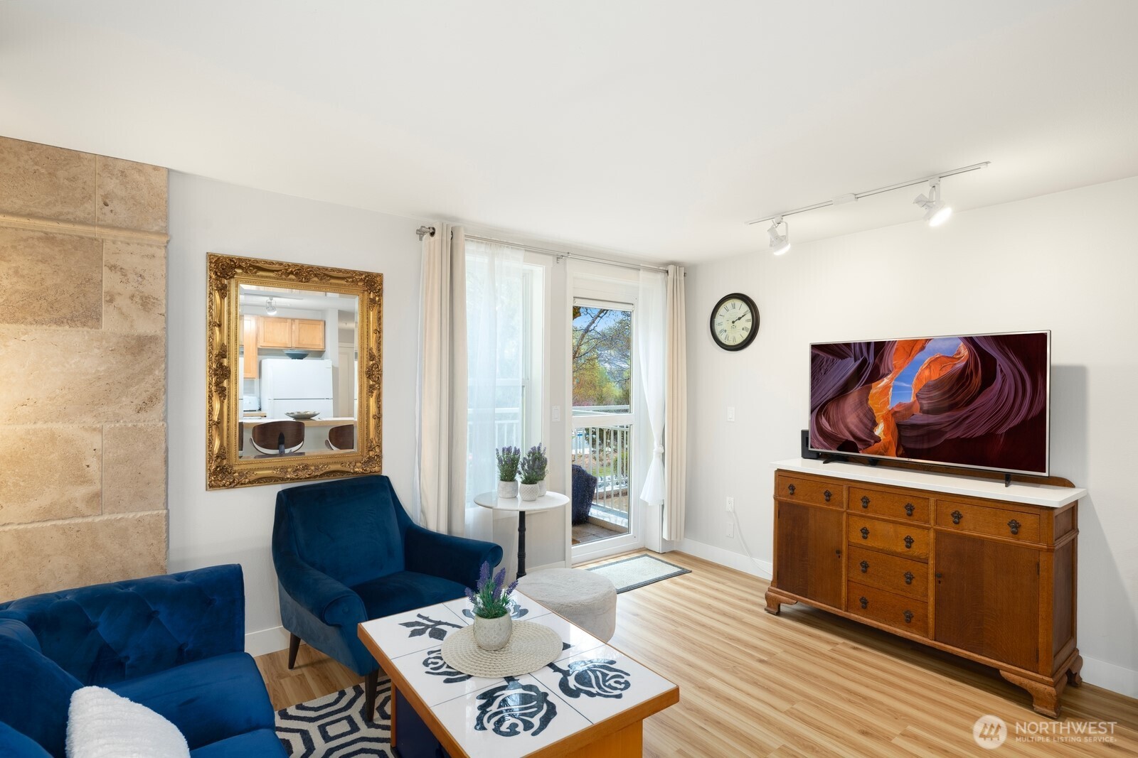 2901 NE Blakeley Street #104, Seattle, WA 98105-3160