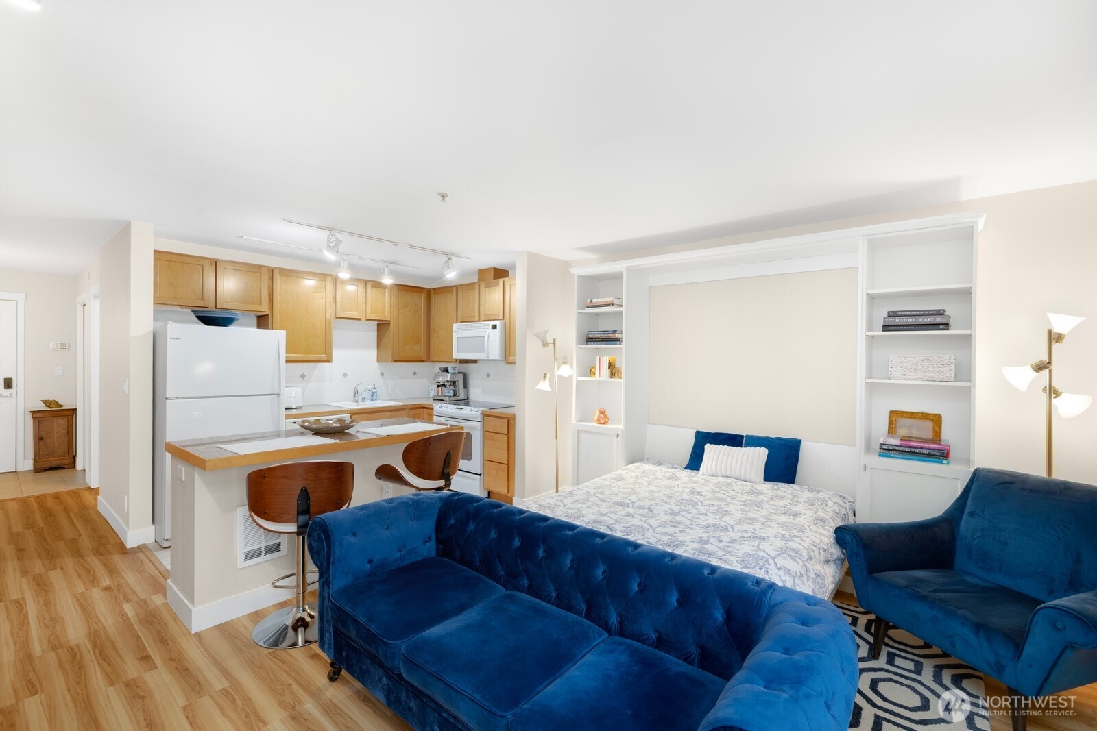 2901 NE Blakeley Street #104, Seattle, WA 98105-3160