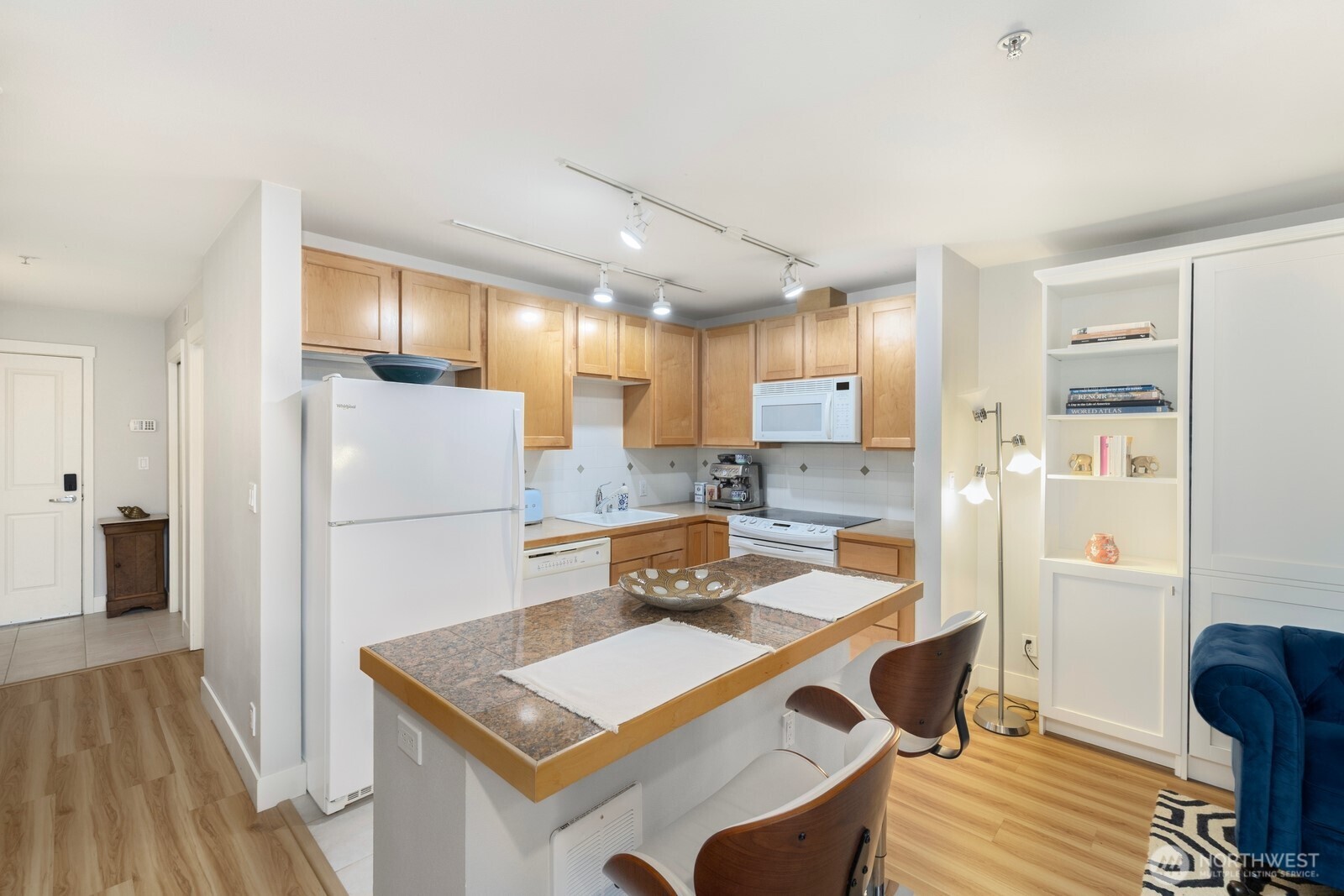 2901 NE Blakeley Street #104, Seattle, WA 98105-3160