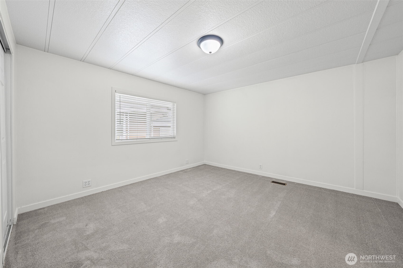 1402 22nd Street NE #235, Auburn, WA 98002