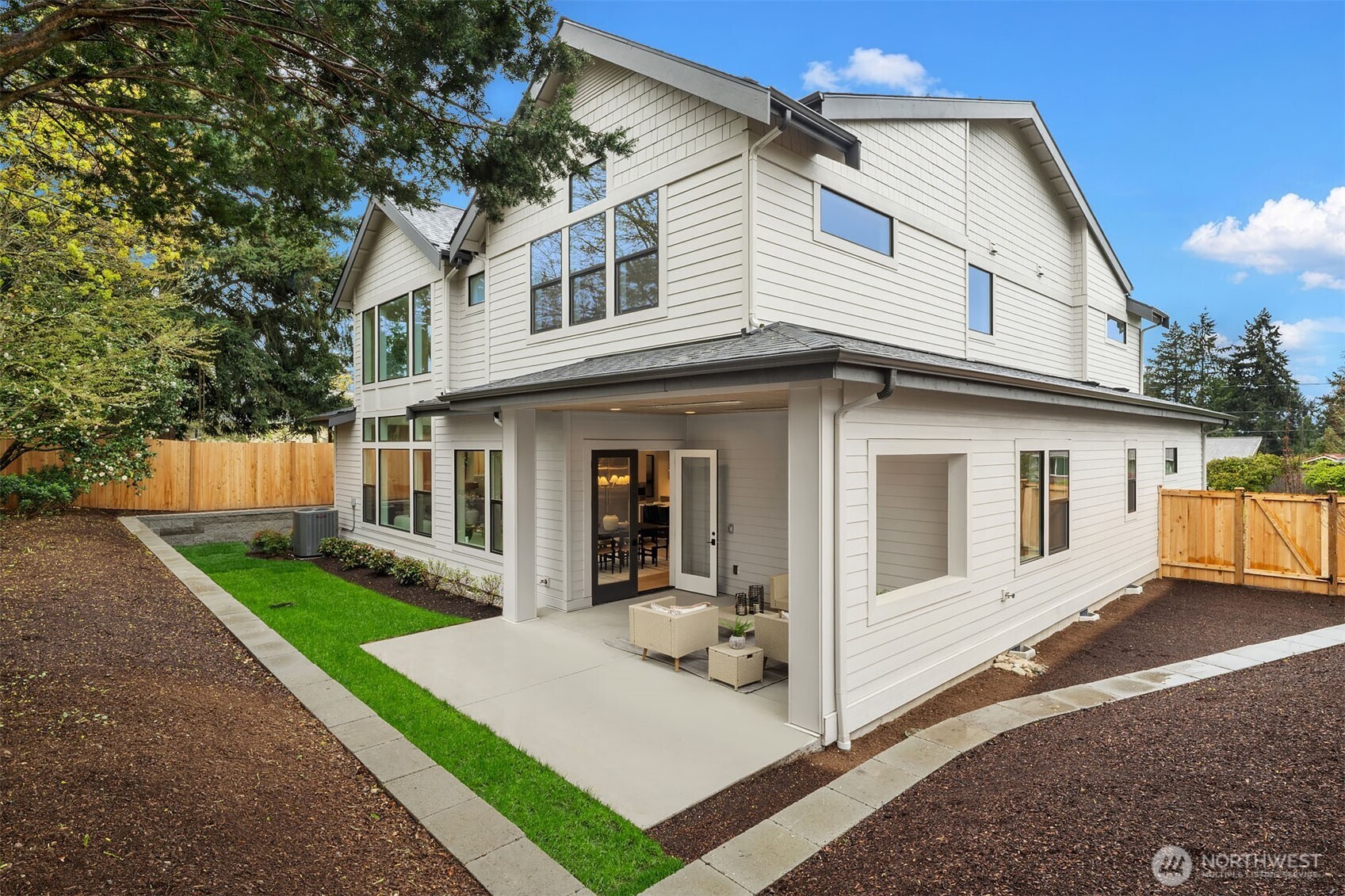 138 159th Place SE, Bellevue, WA 98008