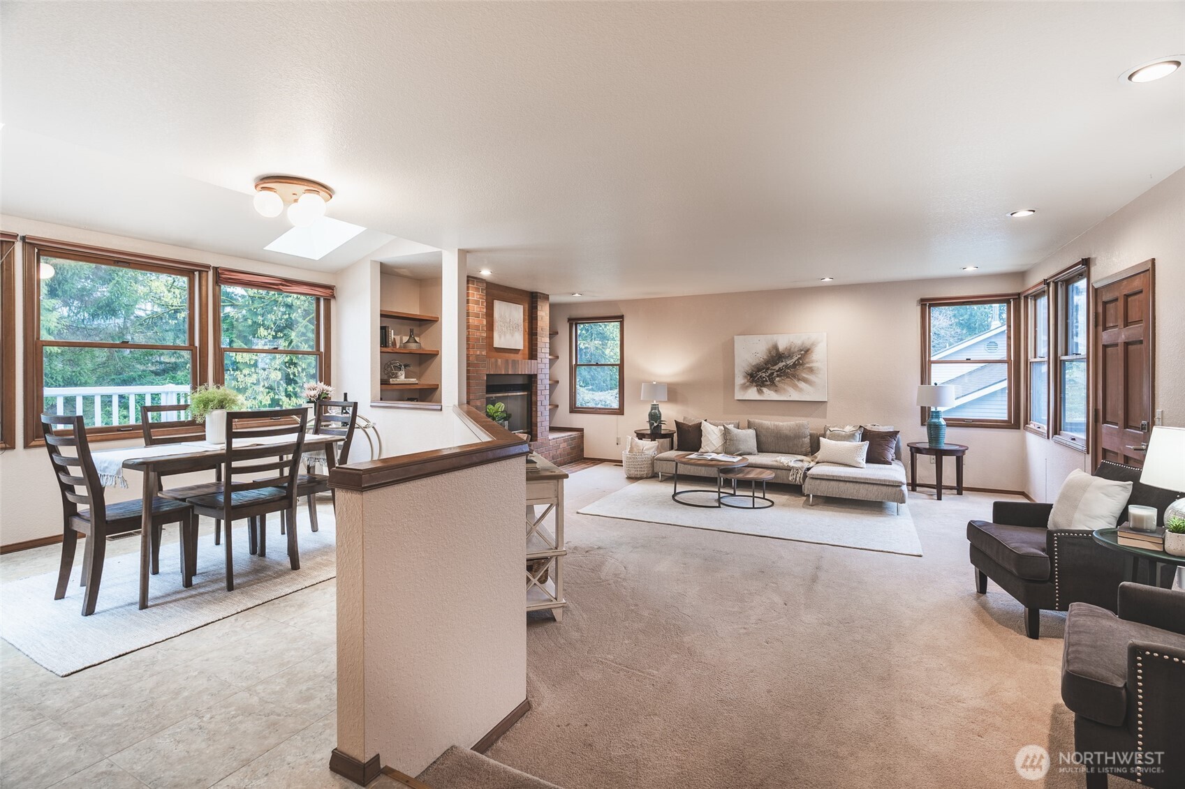 4220 NE 169th Court , Lake Forest Park, WA 98155-5647