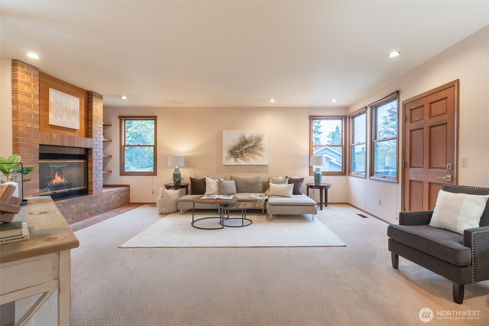 4220 NE 169th Court , Lake Forest Park, WA 98155-5647