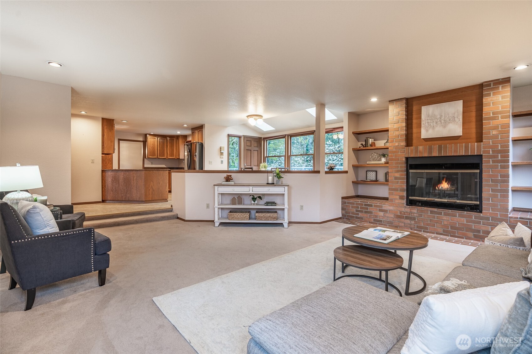 4220 NE 169th Court , Lake Forest Park, WA 98155-5647