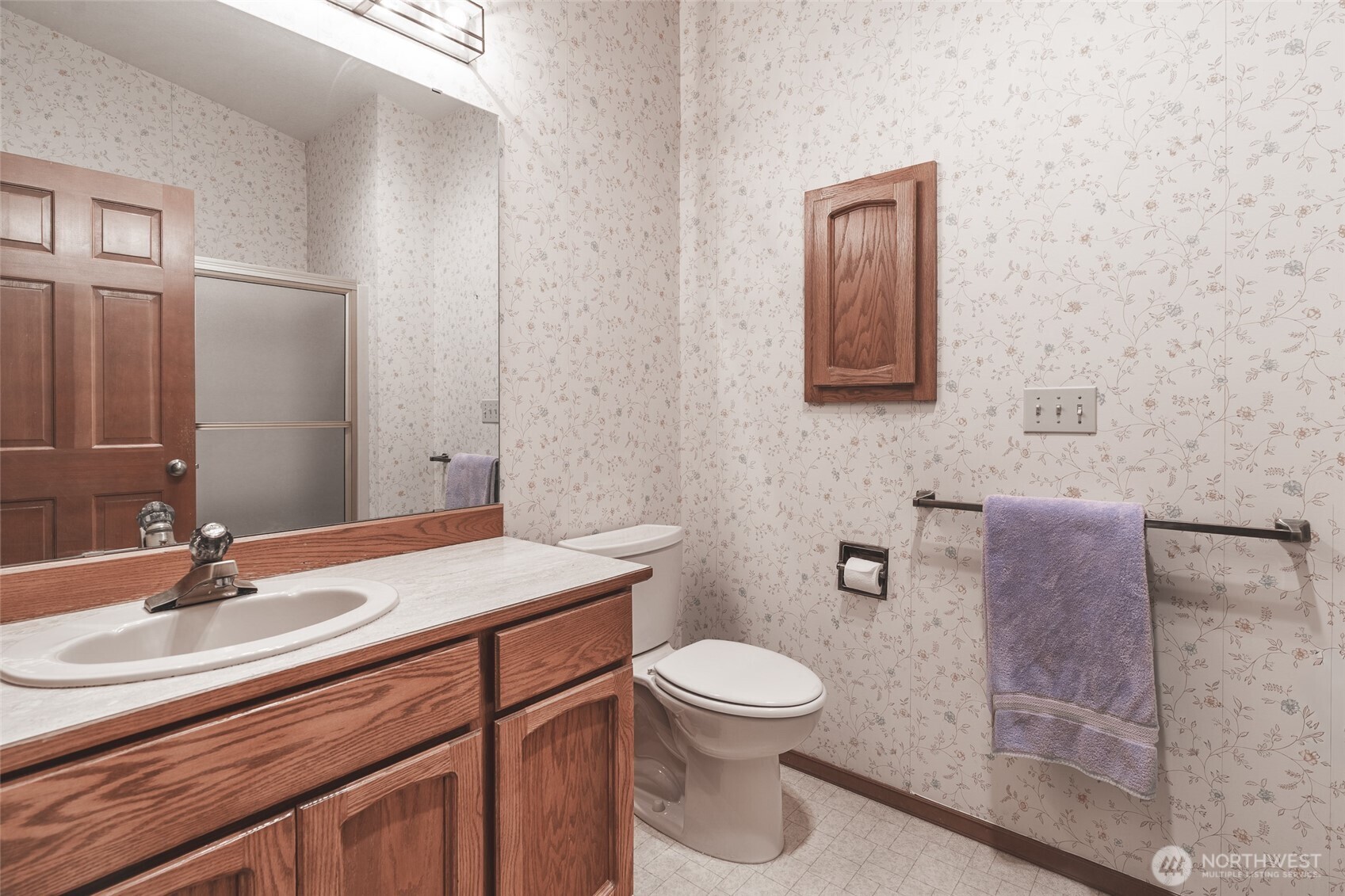 4220 NE 169th Court , Lake Forest Park, WA 98155-5647