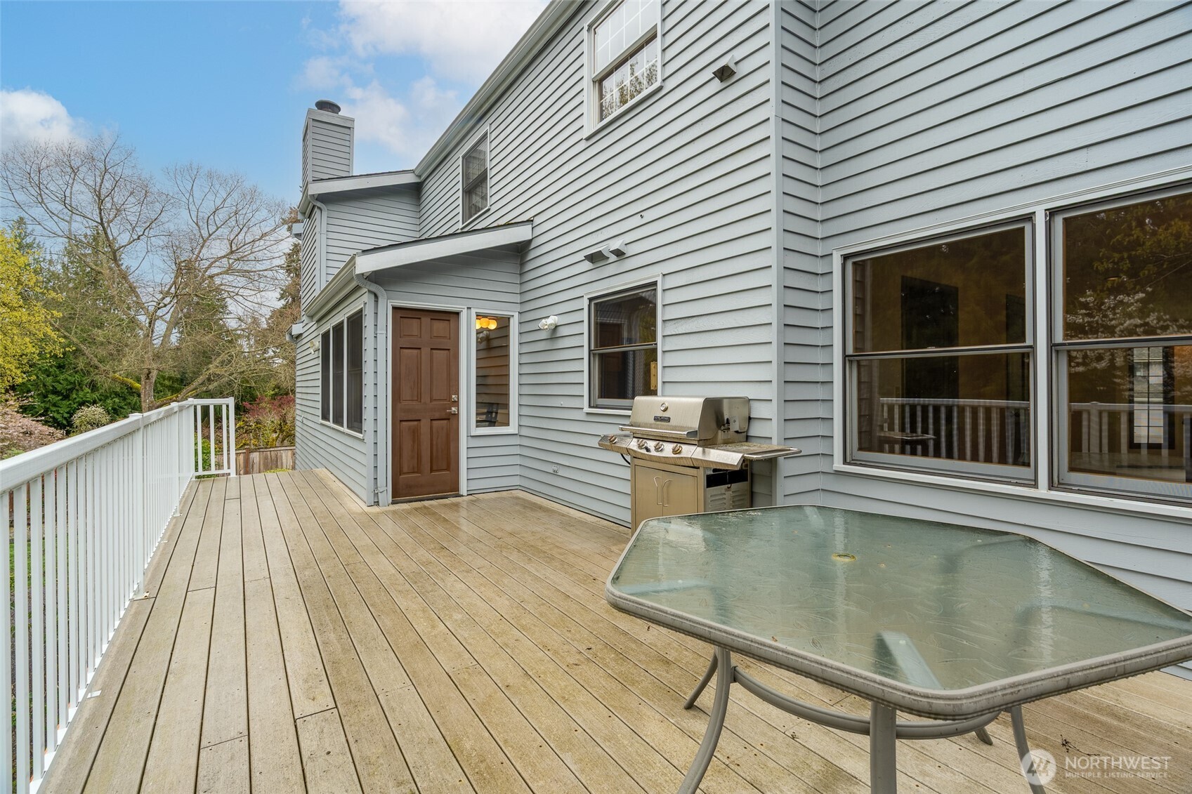 4220 NE 169th Court , Lake Forest Park, WA 98155-5647