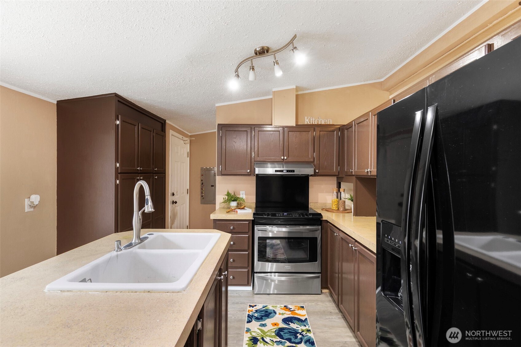 1919 SE Richmond Lane , Port Orchard, WA 98367