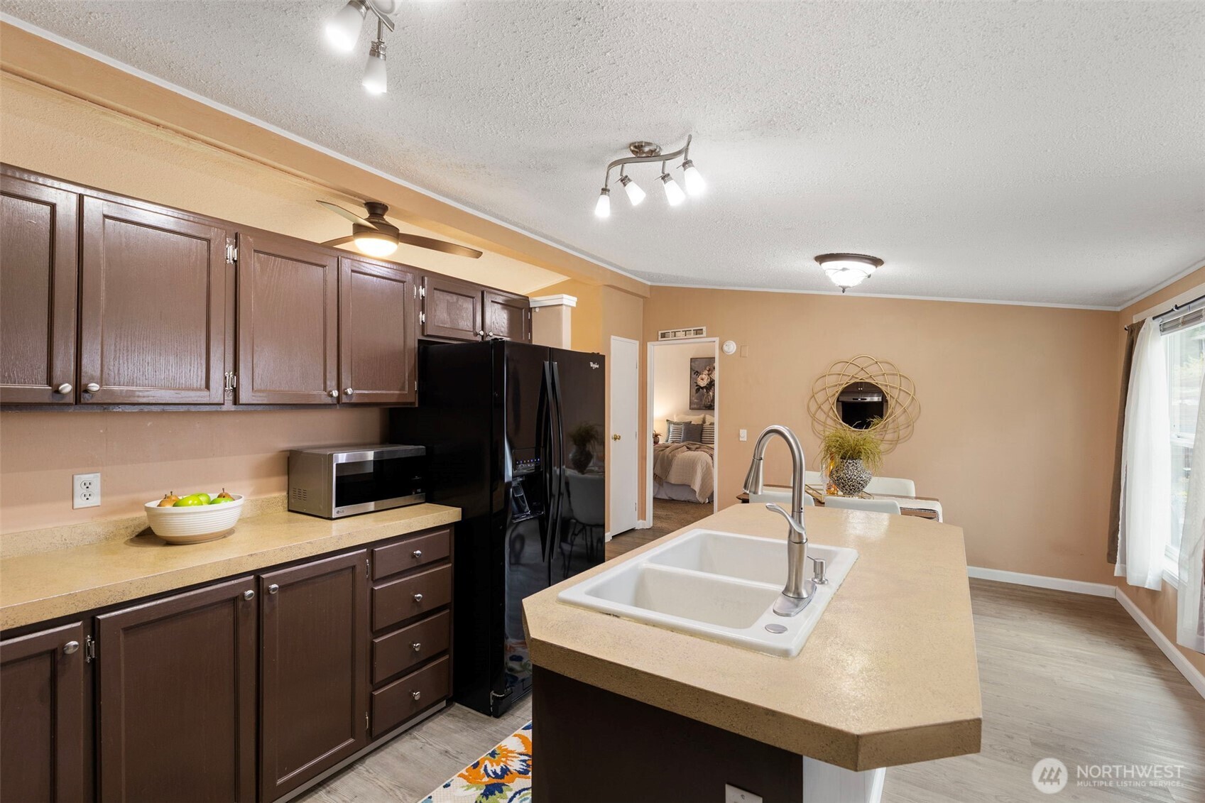 1919 SE Richmond Lane , Port Orchard, WA 98367