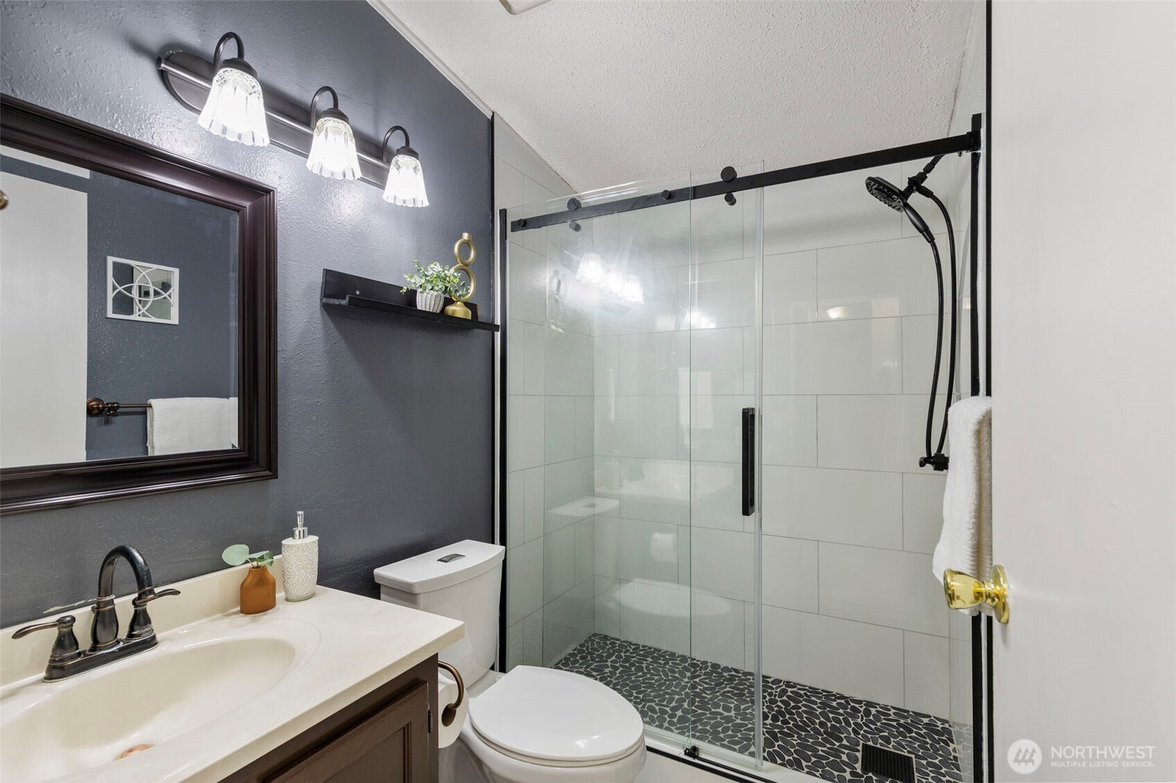 1919 SE Richmond Lane , Port Orchard, WA 98367