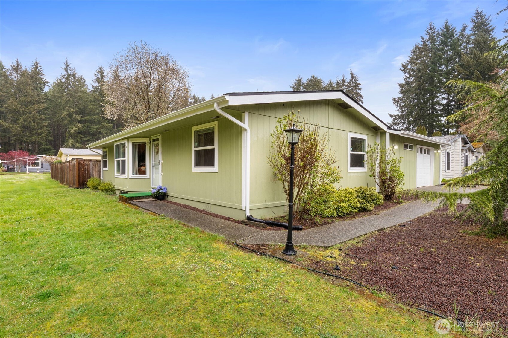 1919 SE Richmond Lane , Port Orchard, WA 98367
