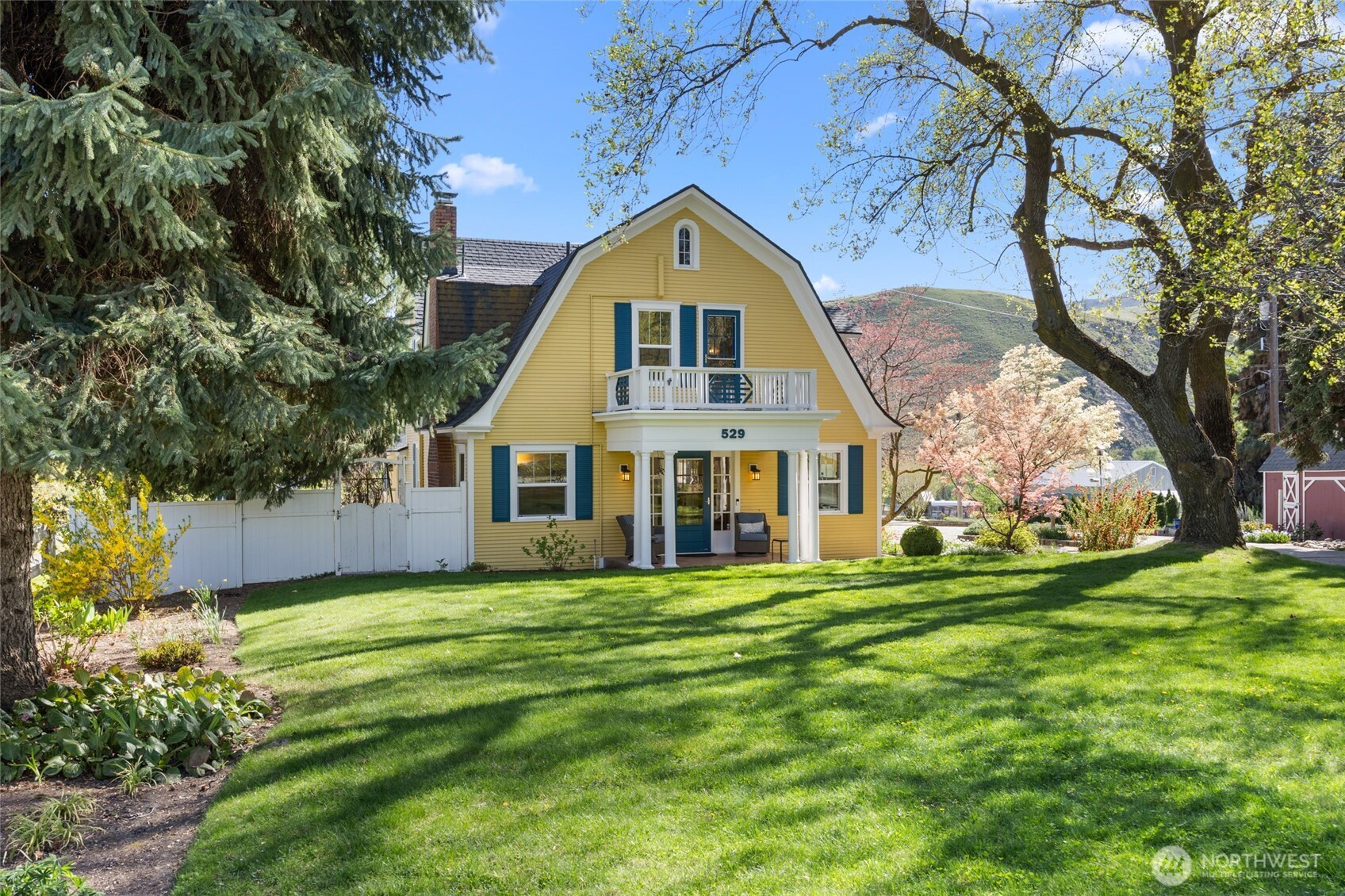 529 Lower Sunnyslope Road , Wenatchee, WA 98801